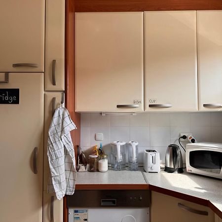リュブリャナ Buzahouseホステル エクステリア 写真