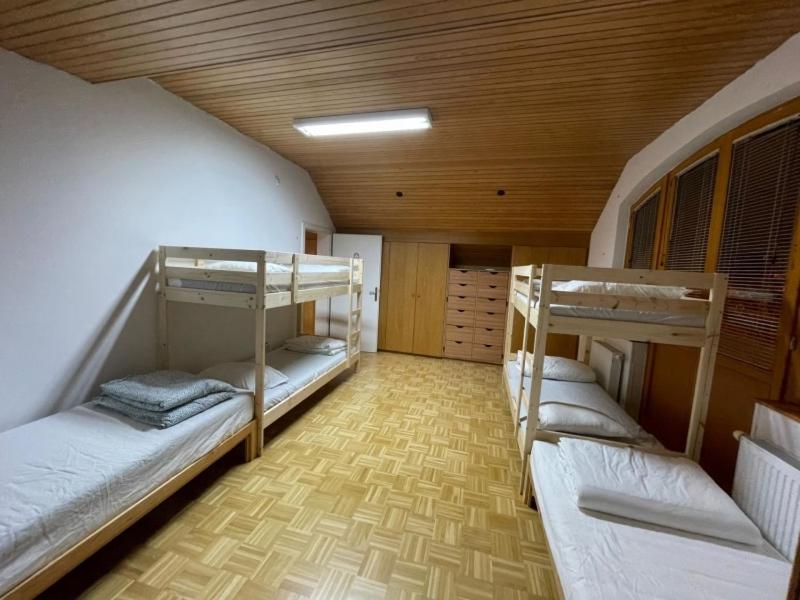 リュブリャナ Buzahouseホステル エクステリア 写真